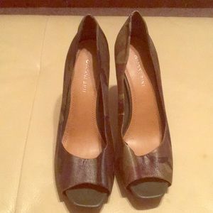 Gianni Bini Camouflage Print Size 9.5M